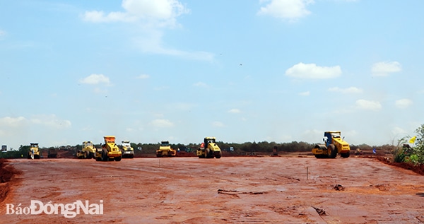 Thi công gói thầu san nền và thoát nước dự án Sân bay Long Thành giai đoạn 1