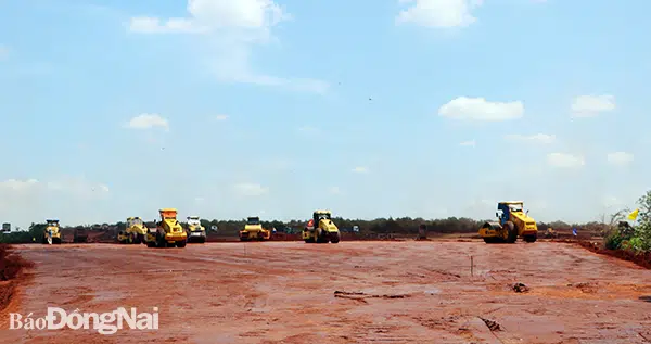 Thi công gói thầu san nền và thoát nước dự án Sân bay Long Thành giai đoạn 1