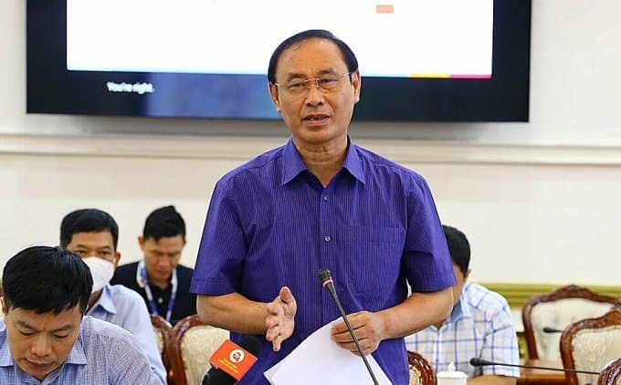 Thứ trưởng Giao thông Vận tải Lê Đình Thọ nói tại hội nghị triển khai Vành đai 3, sáng 2/7. Ảnh: Trung tâm báo chí TP HCM